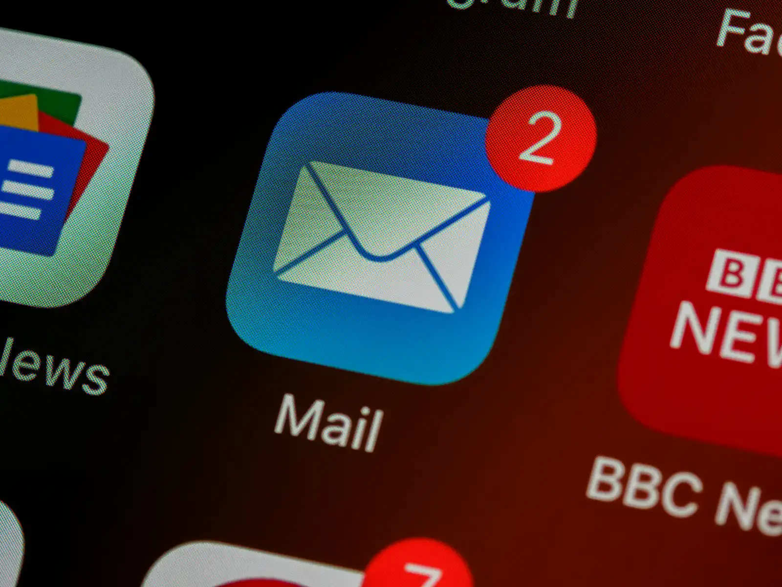 How to write a professional job application email with templates and examples